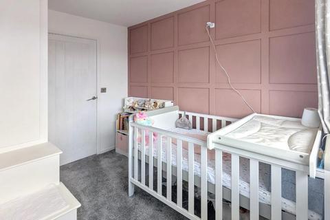 25 Burnaby Close, Nuneaton, CV10 9JX