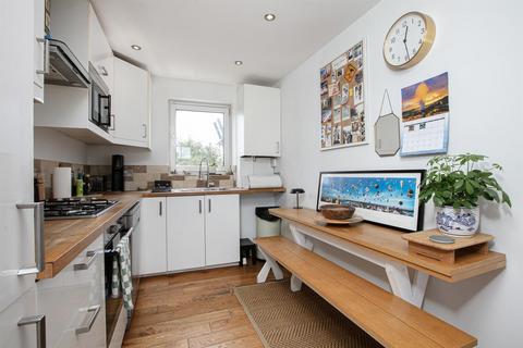 16c Nunhead Green, London, SE15 3QF