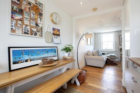 16c Nunhead Green, London, SE15 3QF