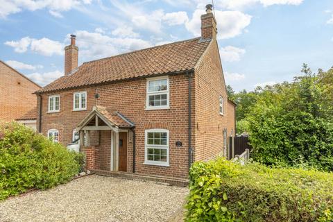 2 bedroom semi-detached house for sale, The Street, Norwich NR14