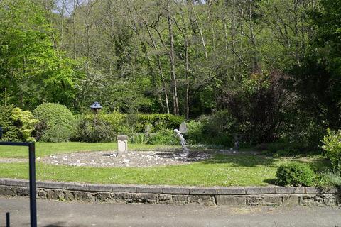 undefined, Llangwyryfon