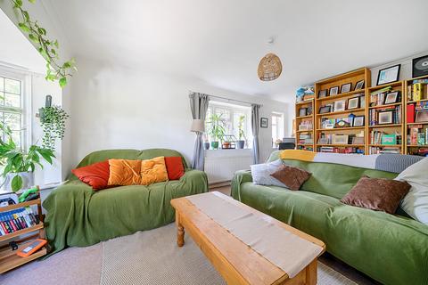 1a Hill Crest, Surbiton, KT6 6JX