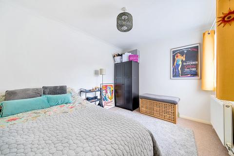 1a Hill Crest, Surbiton, KT6 6JX