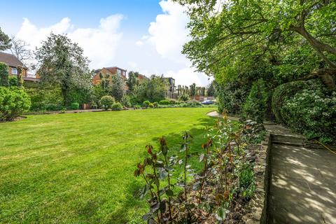 1a Hill Crest, Surbiton, KT6 6JX