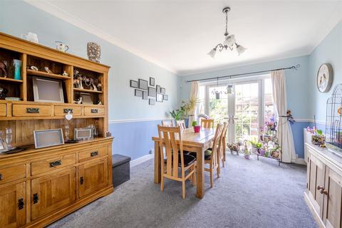 4 bedroom end of terrace house for sale, Victoria Road, Ruislip HA4