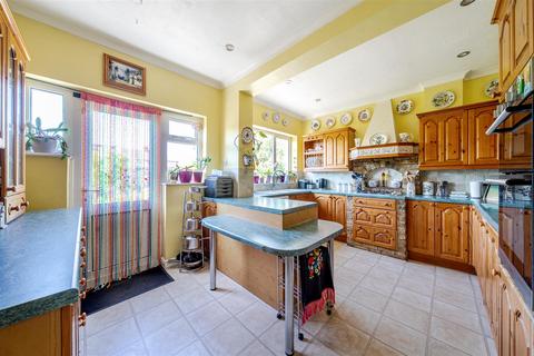 4 bedroom end of terrace house for sale, Victoria Road, Ruislip HA4