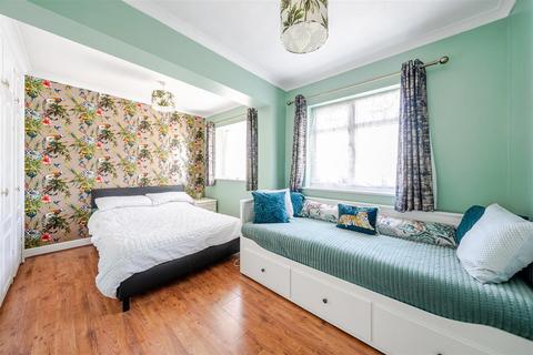 4 bedroom end of terrace house for sale, Victoria Road, Ruislip HA4