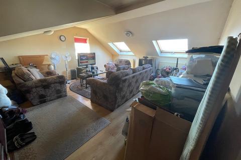 1 bedroom flat for sale, 53B River View, Chadwell St. Mary, Grays, Essex RM16 4BJ