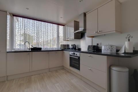 3 bedroom end of terrace house for sale, Juniper Square, Havant