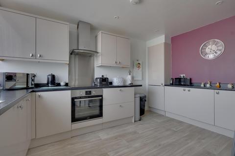 3 bedroom end of terrace house for sale, Juniper Square, Havant