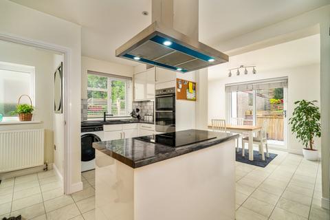 5 Driftholme Road, Drighlington, Bradford, BD11 1LR