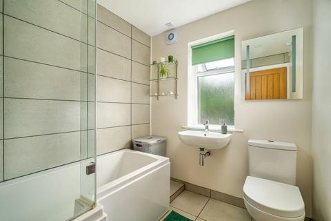 5 Driftholme Road, Drighlington, Bradford, BD11 1LR