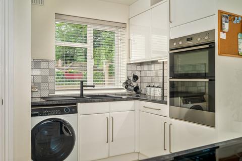 5 Driftholme Road, Drighlington, Bradford, BD11 1LR