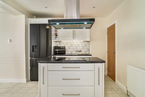 5 Driftholme Road, Drighlington, Bradford, BD11 1LR
