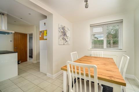 5 Driftholme Road, Drighlington, Bradford, BD11 1LR
