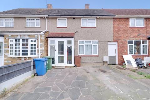 15 Fairham Avenue, South Ockendon, RM15 5NP