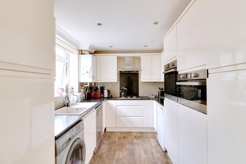 15 Fairham Avenue, South Ockendon, RM15 5NP