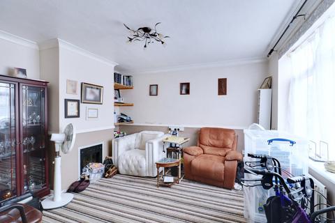 15 Fairham Avenue, South Ockendon, RM15 5NP