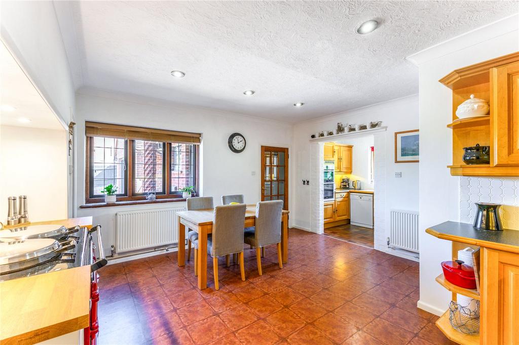 Kitchen/ Breakfast