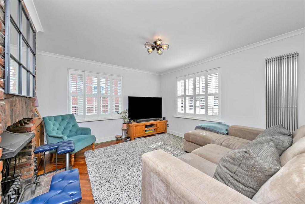 15 Spicer Street-17.jpg