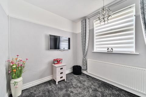 28 Willow Gardens, Ruislip, HA4 6JT