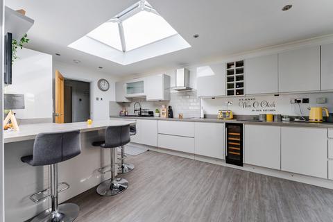 1 Birkin Close, Tacolneston, Norwich, NR16 1BT