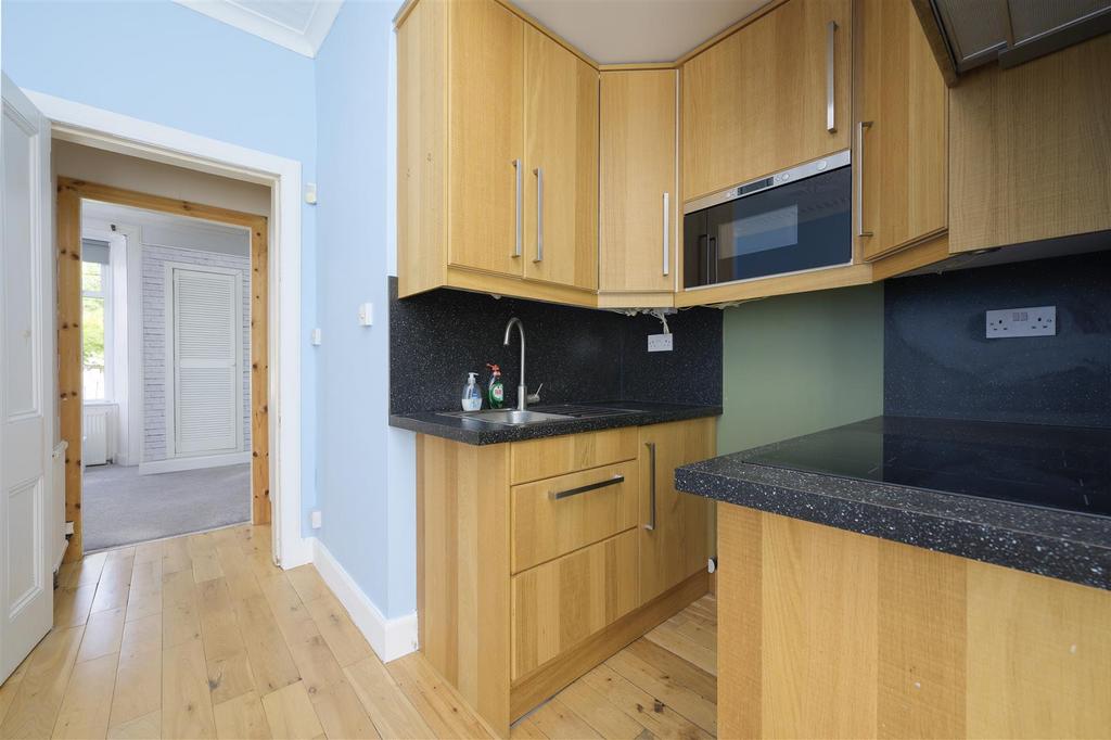 108 Appin Crescent011.jpg