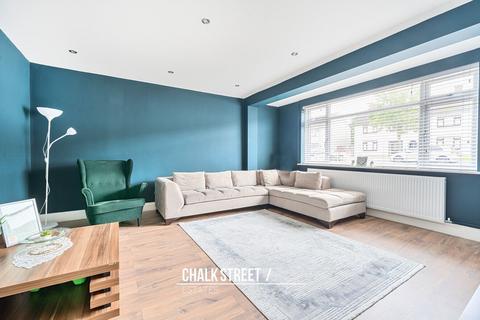 74 Amersham Road, Romford, RM3 9JB