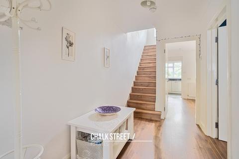 74 Amersham Road, Romford, RM3 9JB