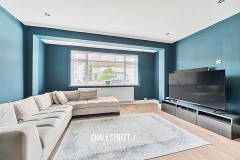 74 Amersham Road, Romford, RM3 9JB