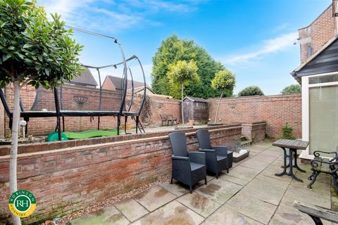 5 bedroom detached house for sale, Doncaster Road, Braithwell, Rotherham