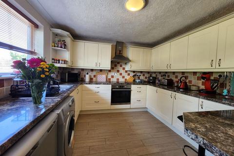 5 bedroom semi-detached house for sale, Helvellyn Avenue, Ramsgate CT11