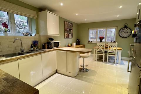 30b Chalk Road, Godalming, GU7 2AD