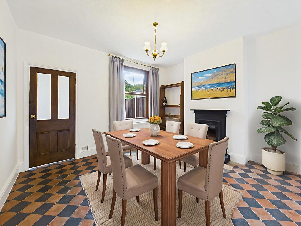 Dining Room (Virtually Furnished)