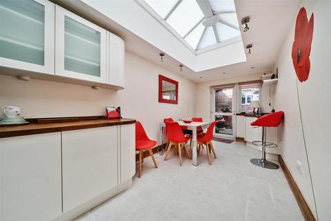 2 bedroom terraced house for sale, St. Johns Hill, Ellesmere.