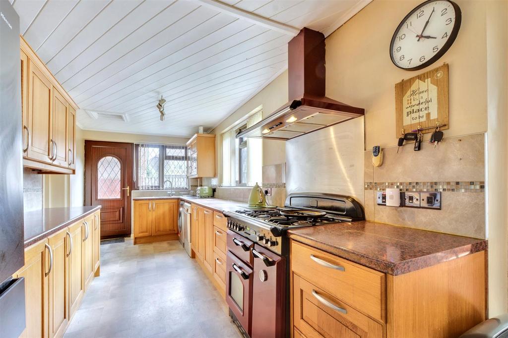 Kitchen 1.jpeg