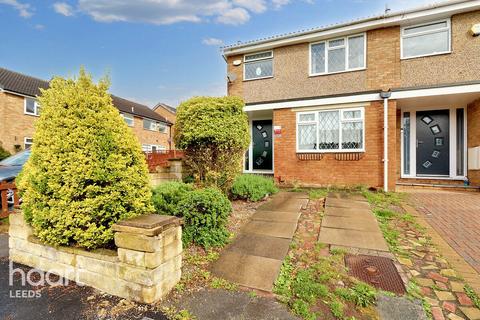 3 bedroom semi-detached house for sale, Woodlea Grove, LEEDS