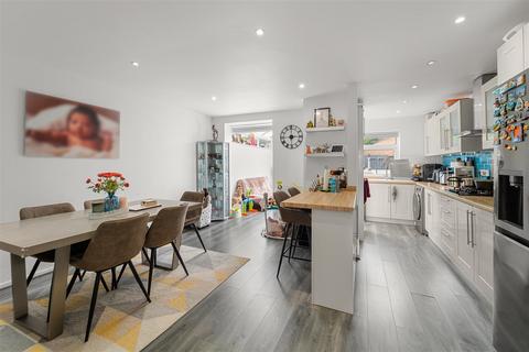 3 bedroom terraced house for sale, Porthleven Drive, Manchester