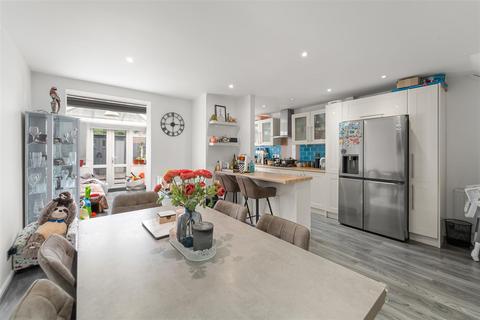 3 bedroom terraced house for sale, Porthleven Drive, Manchester