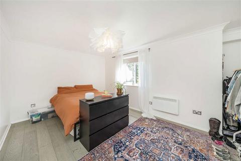 1 bedroom flat for sale, Draycott Close, London NW2