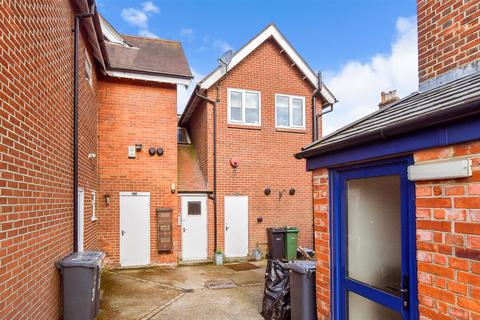 1 bedroom flat for sale, St. James Street, Newport, Isle of Wight