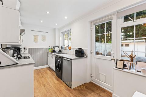 2 bedroom terraced house for sale, Lyndhurst Close, Crawley RH11