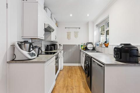 2 bedroom terraced house for sale, Lyndhurst Close, Crawley RH11