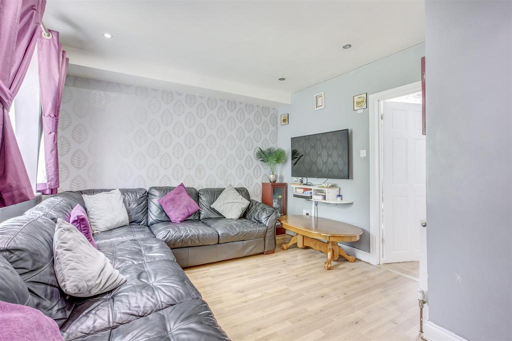 180 Spearing Road, HP12 3 LA-7.jpg