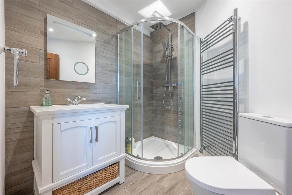 En-Suite Shower Room (GROUND FLOOR)