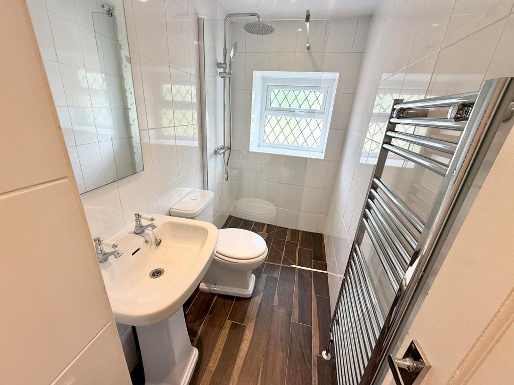 1 Mount bathroom.jpg
