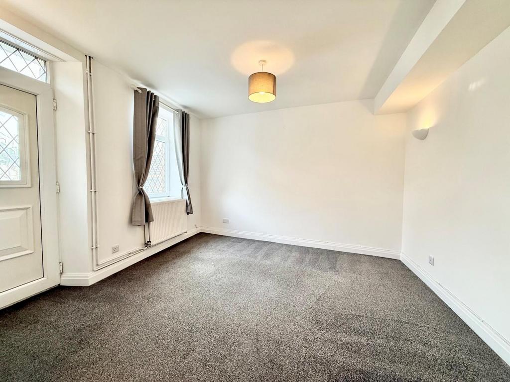 1 Mount living room.jpg