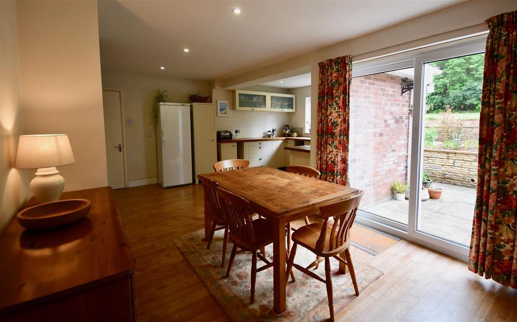 Dining/Kitchen