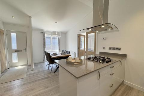 2 bedroom detached bungalow for sale, Levern Close, Goonhavern