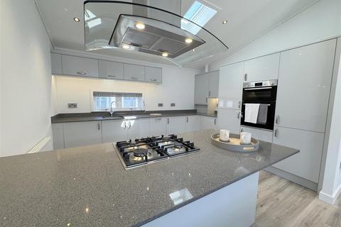 2 bedroom detached bungalow for sale, Levern Close, Goonhavern